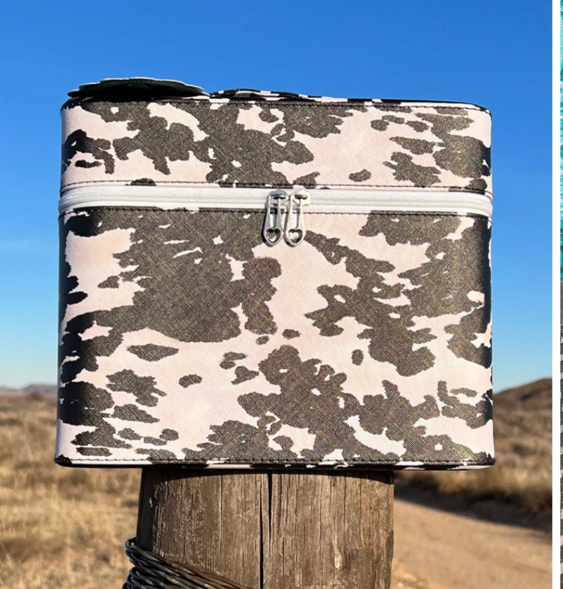 Kamoodle Makeup/vet supply Box