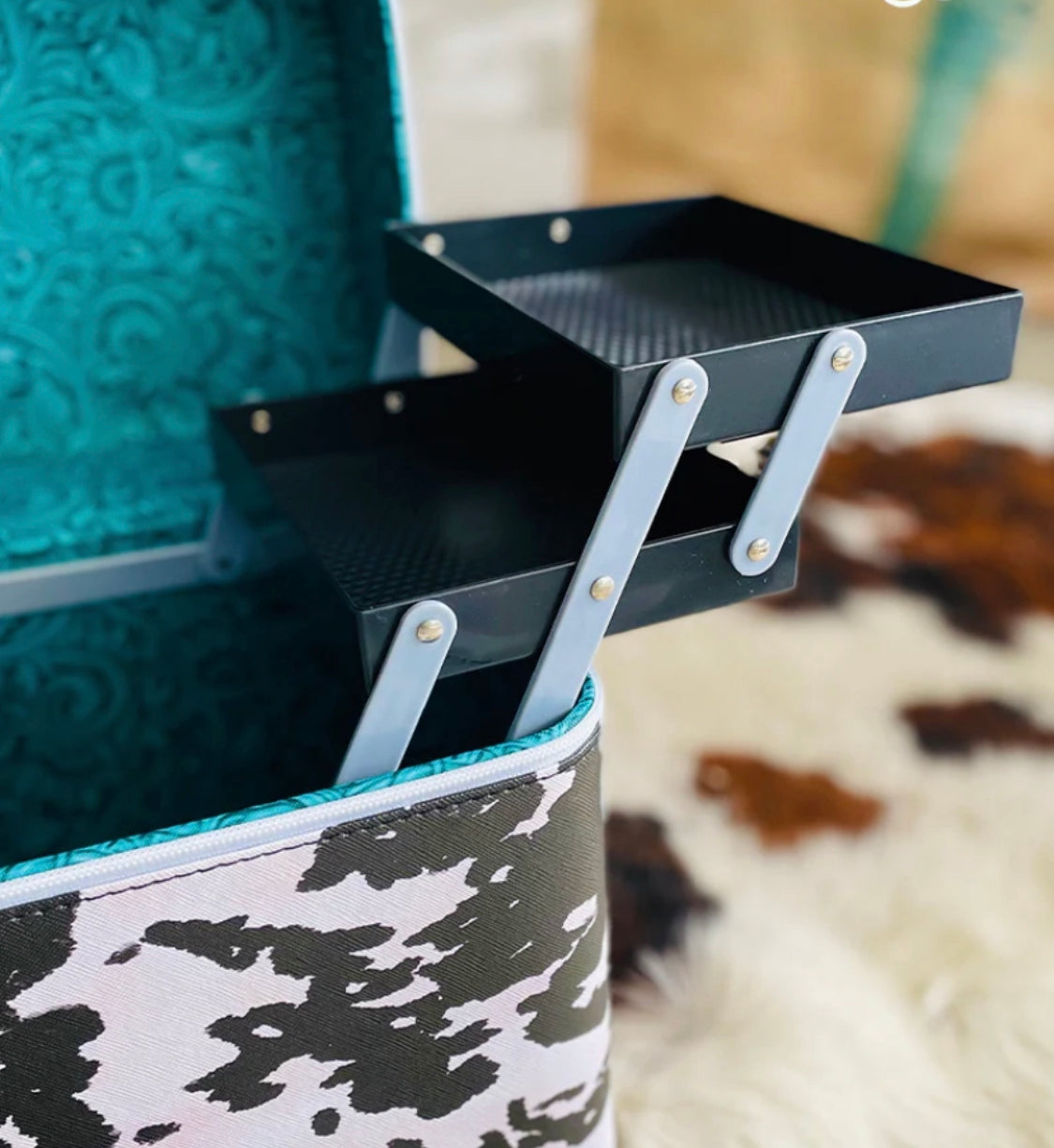 Kamoodle Makeup/vet supply Box